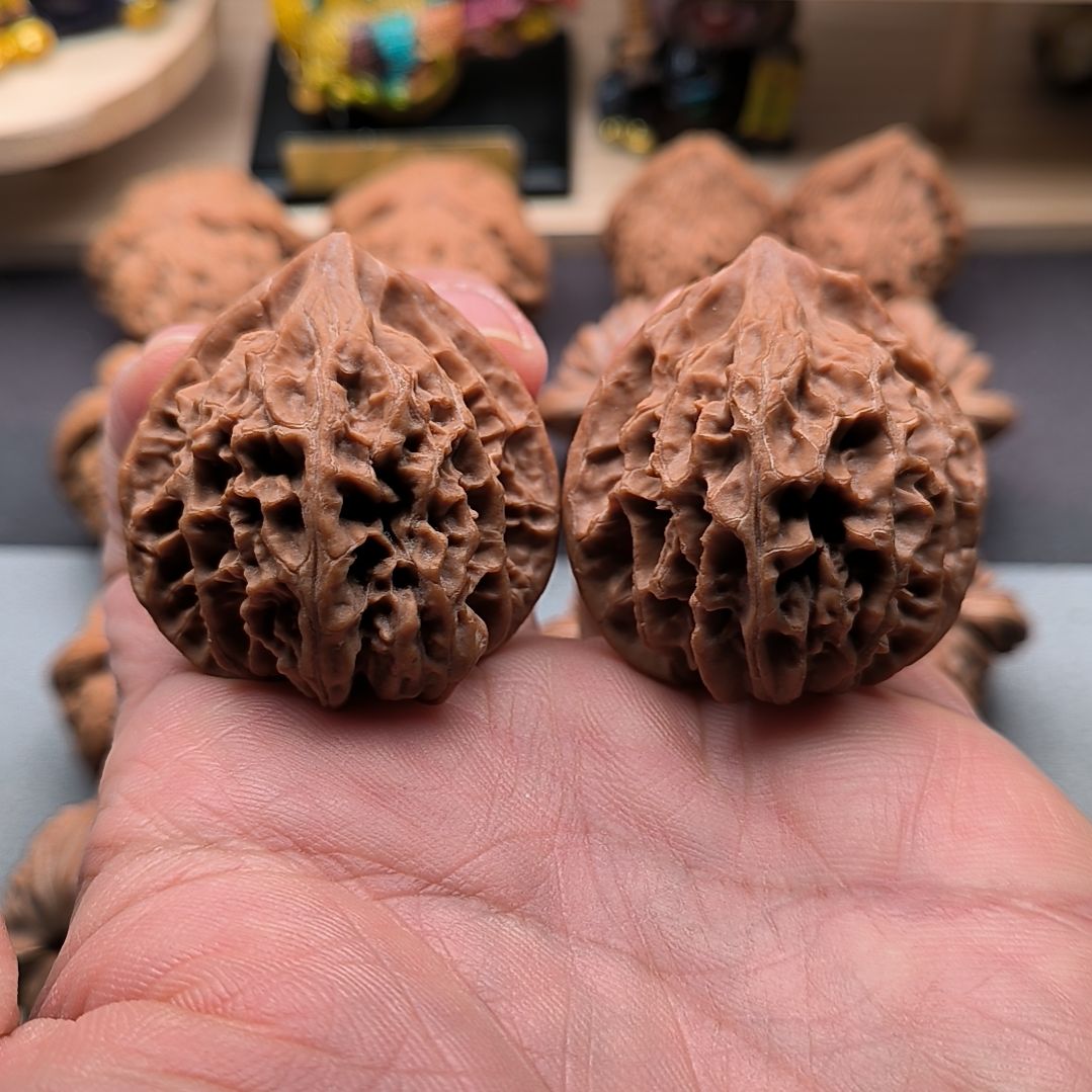 文玩核桃吊坠老款血灯笼40尺