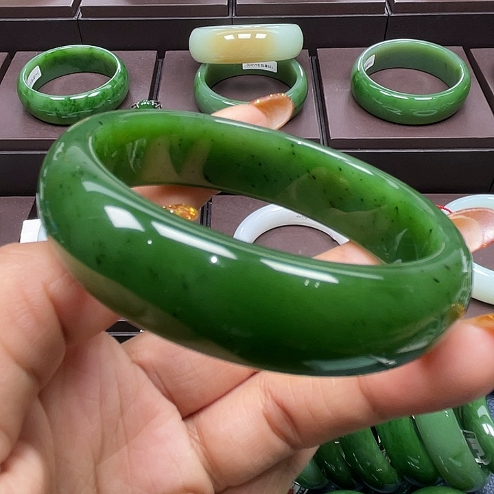 和田玉（碧玉）未镶嵌手镯61圈口可带