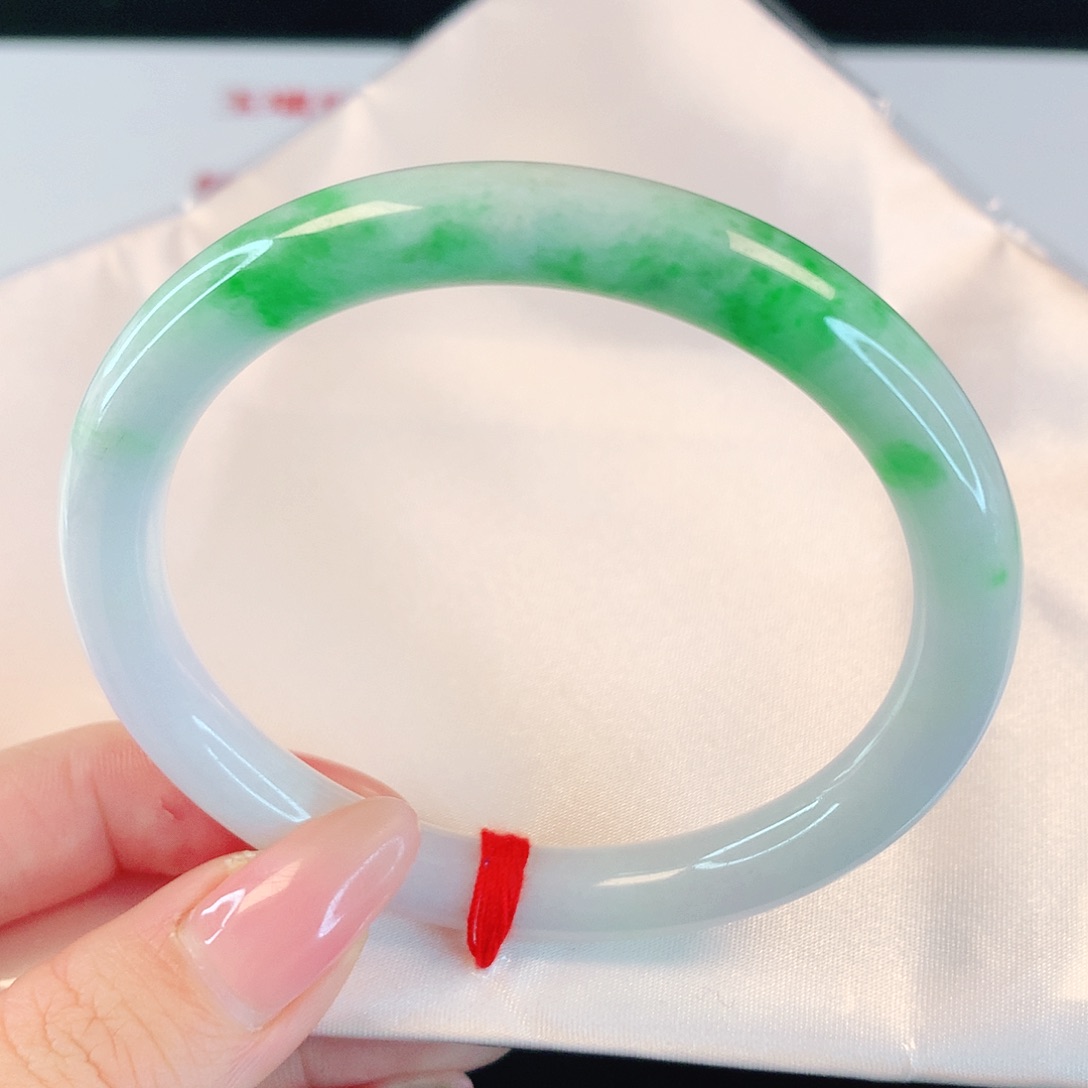 翡翠手镯未镶嵌氧**O5114翡翠