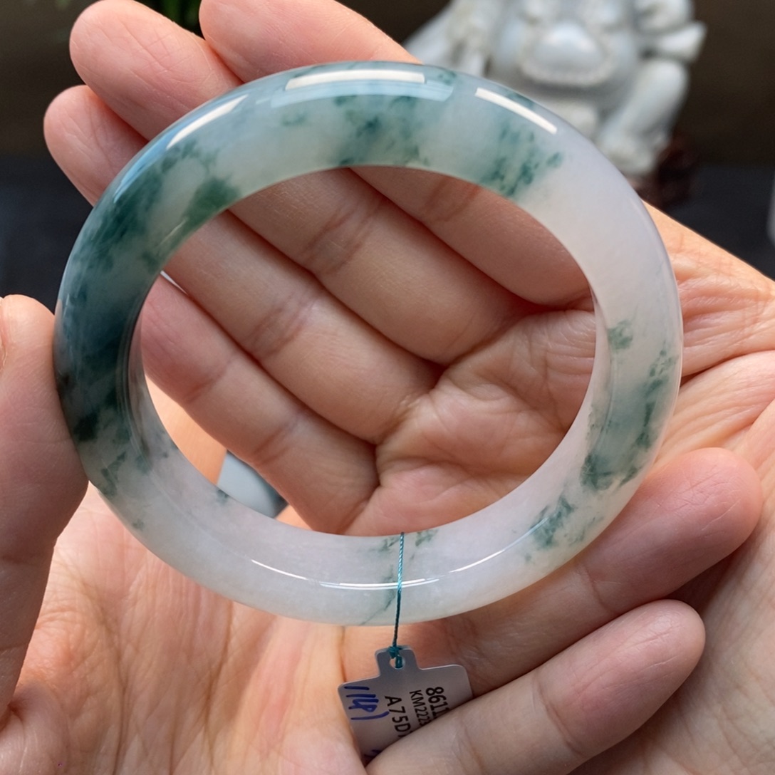 翡翠手镯未镶嵌天然