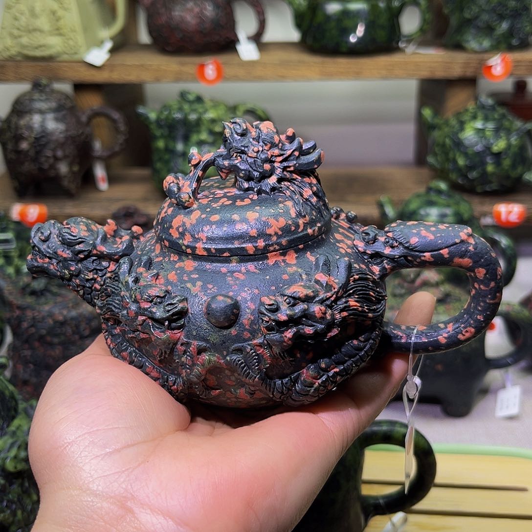 用****1梅花石安山玉九龙壶