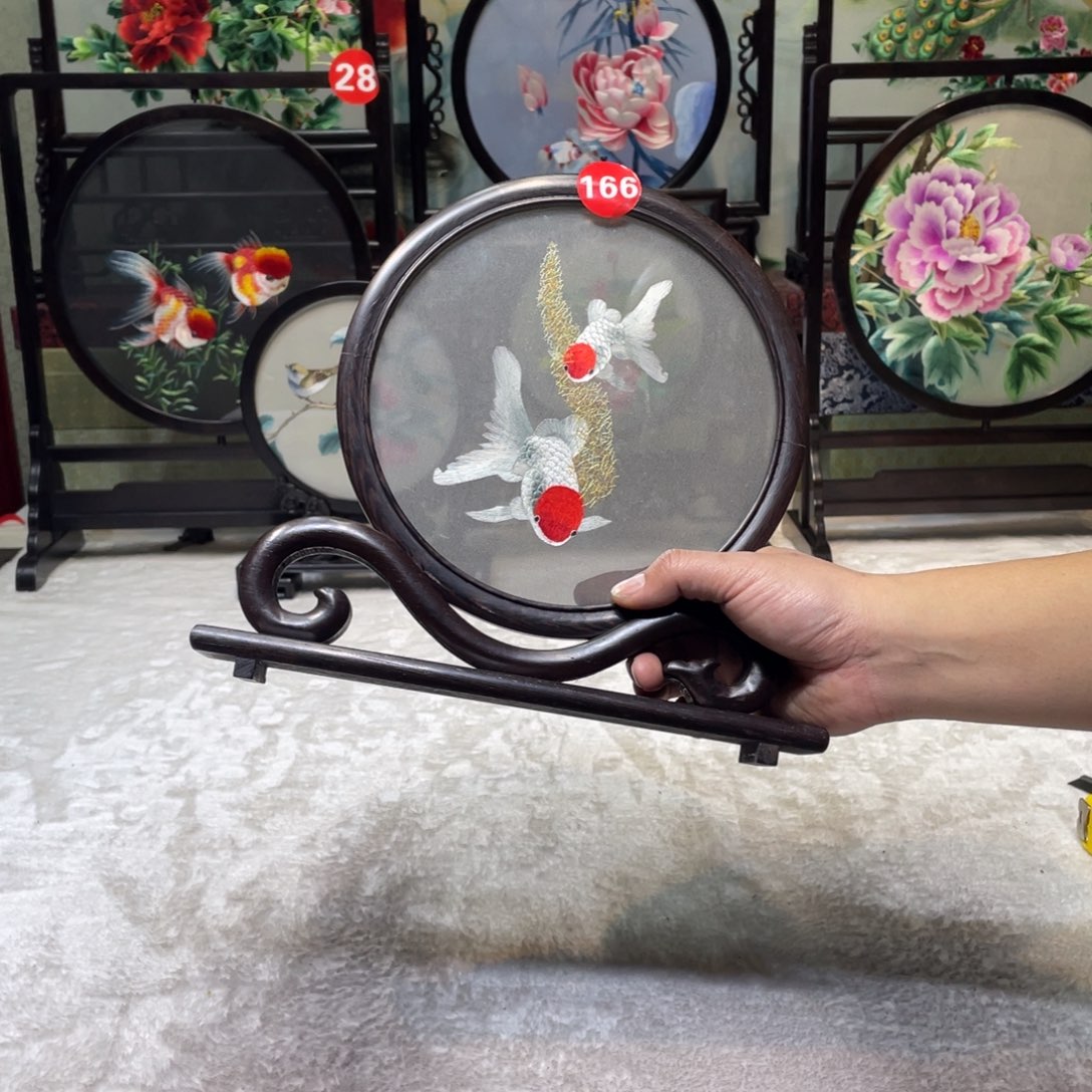 刺绣非遗传承摆件