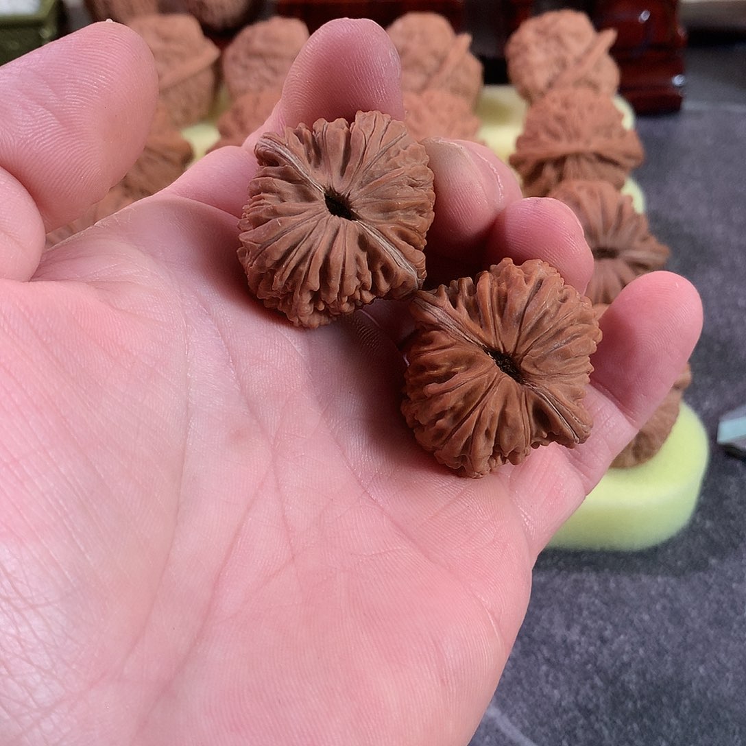 隼***叔文玩核桃吊坠四座楼