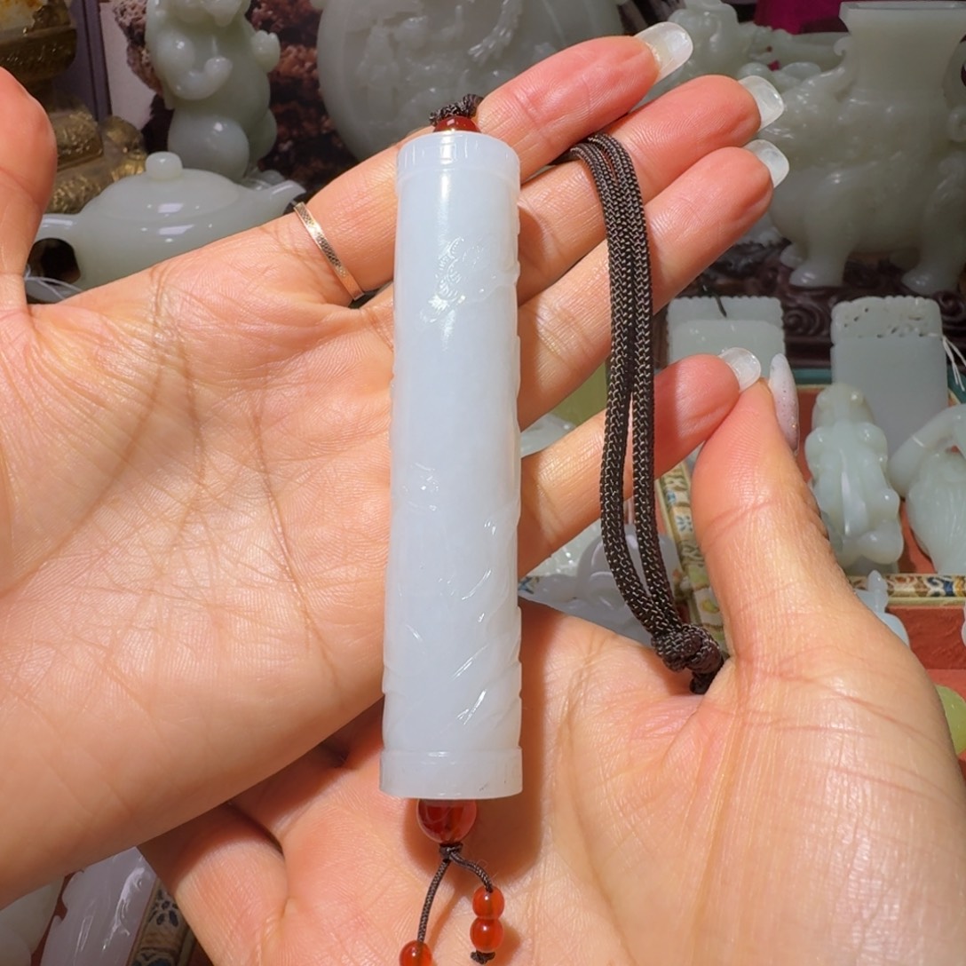 和田玉未镶嵌把件