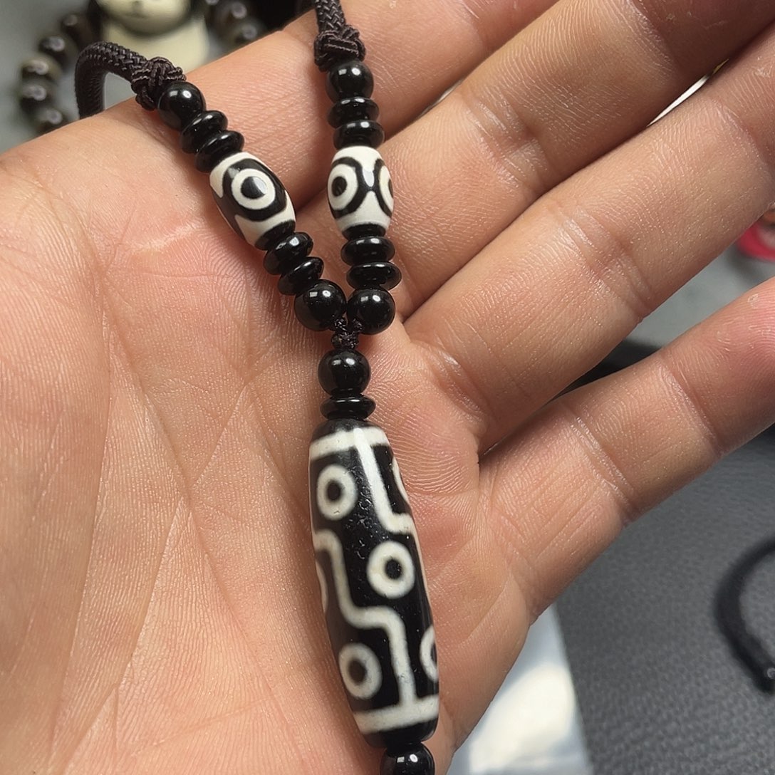 江***往玛瑙/玉髓未镶嵌颈饰