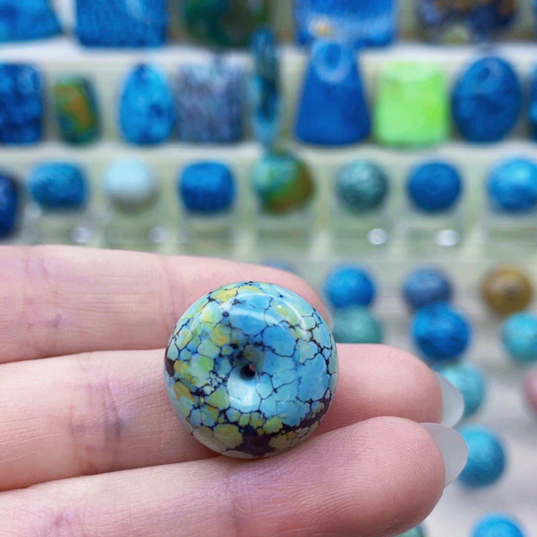 未镶嵌绿松石颈饰