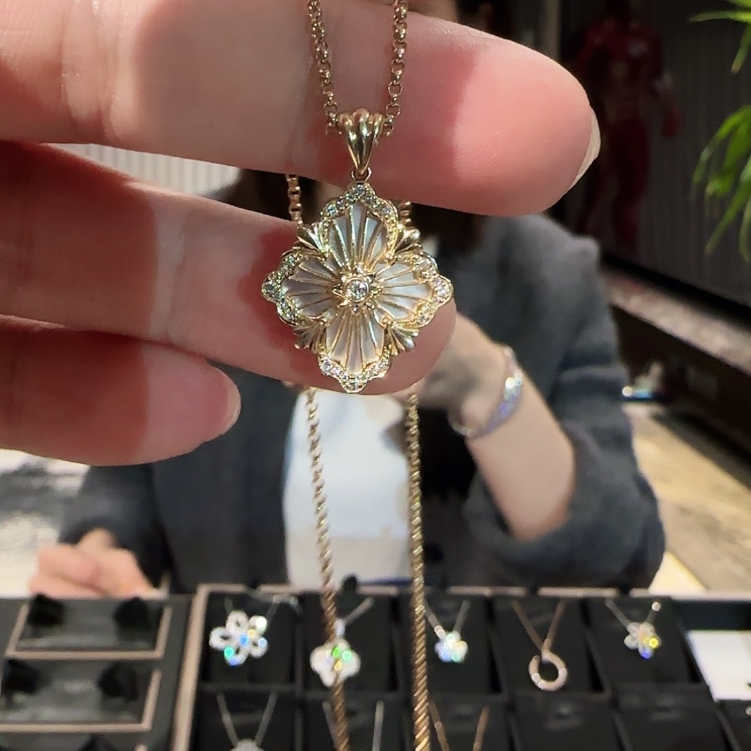 钻石项链18K金镶嵌歌剧院项链