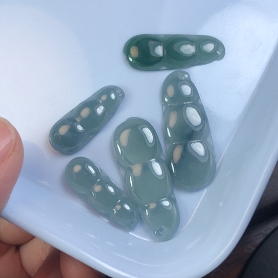 翡翠未镶嵌颈饰缅甸A货，每天下午1点半开播