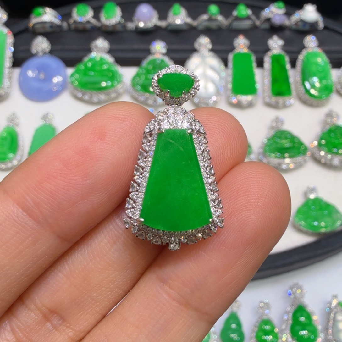 翡翠18K金镶嵌颈饰收到货48小时鉴赏期