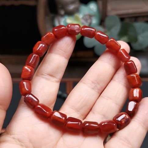 南红玛瑙手串未镶嵌?**绿