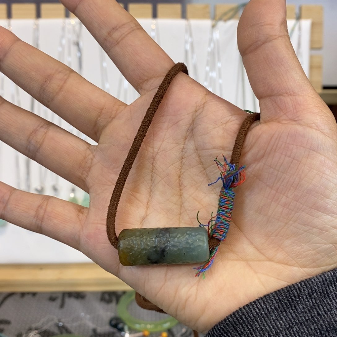 岫玉颈饰未镶嵌奥****包岫玉