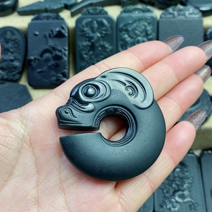 和田玉（青玉）颈饰未镶嵌