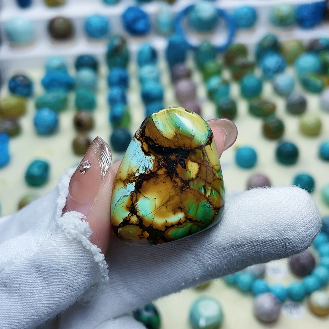 绿松石珠宝奇石未镶嵌飞**夫