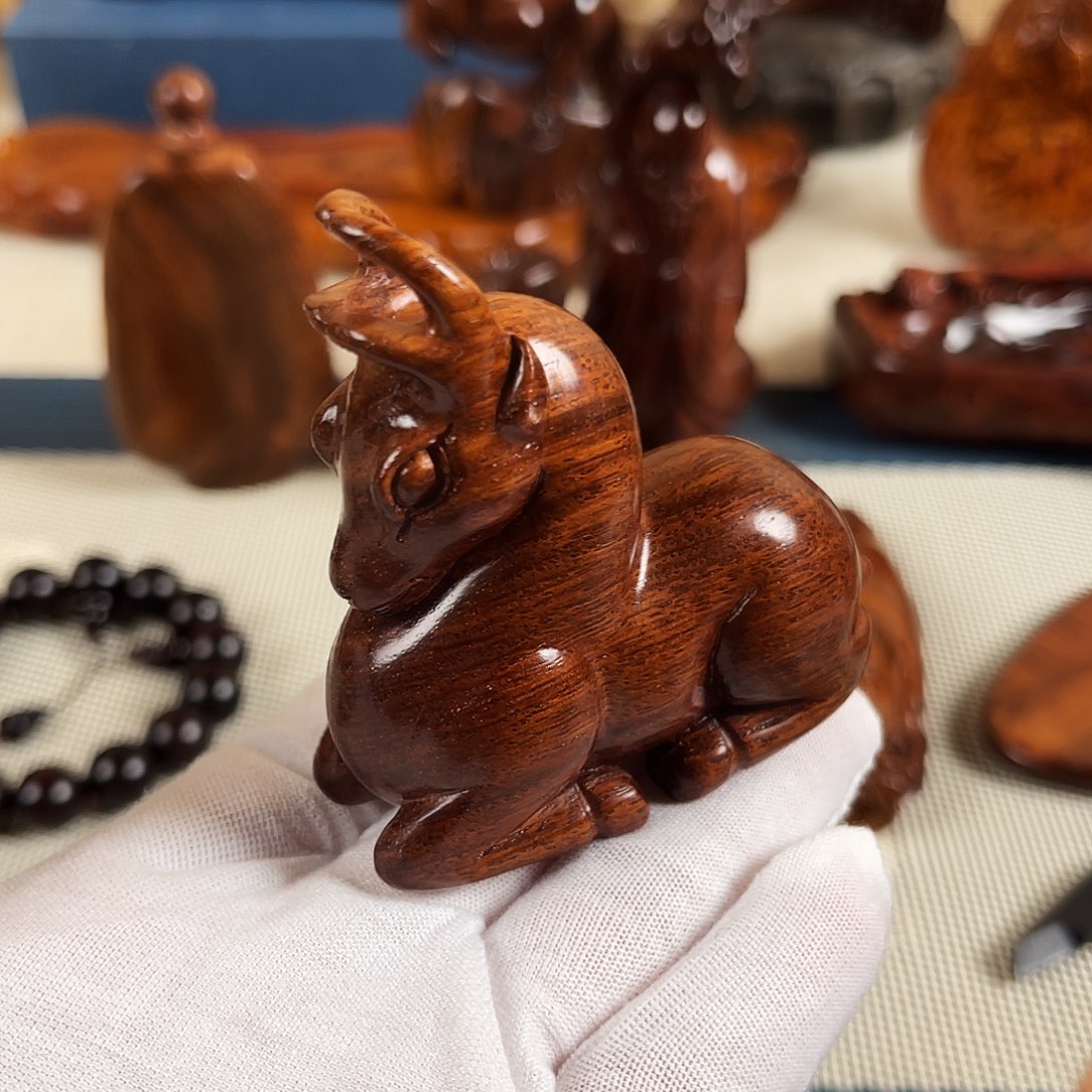 黄花梨/降香黄檀把件