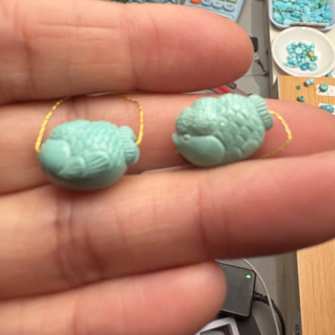 瑭颂湖北竹山原矿高瓷高蓝天然无科技无优化绿松石年年有余