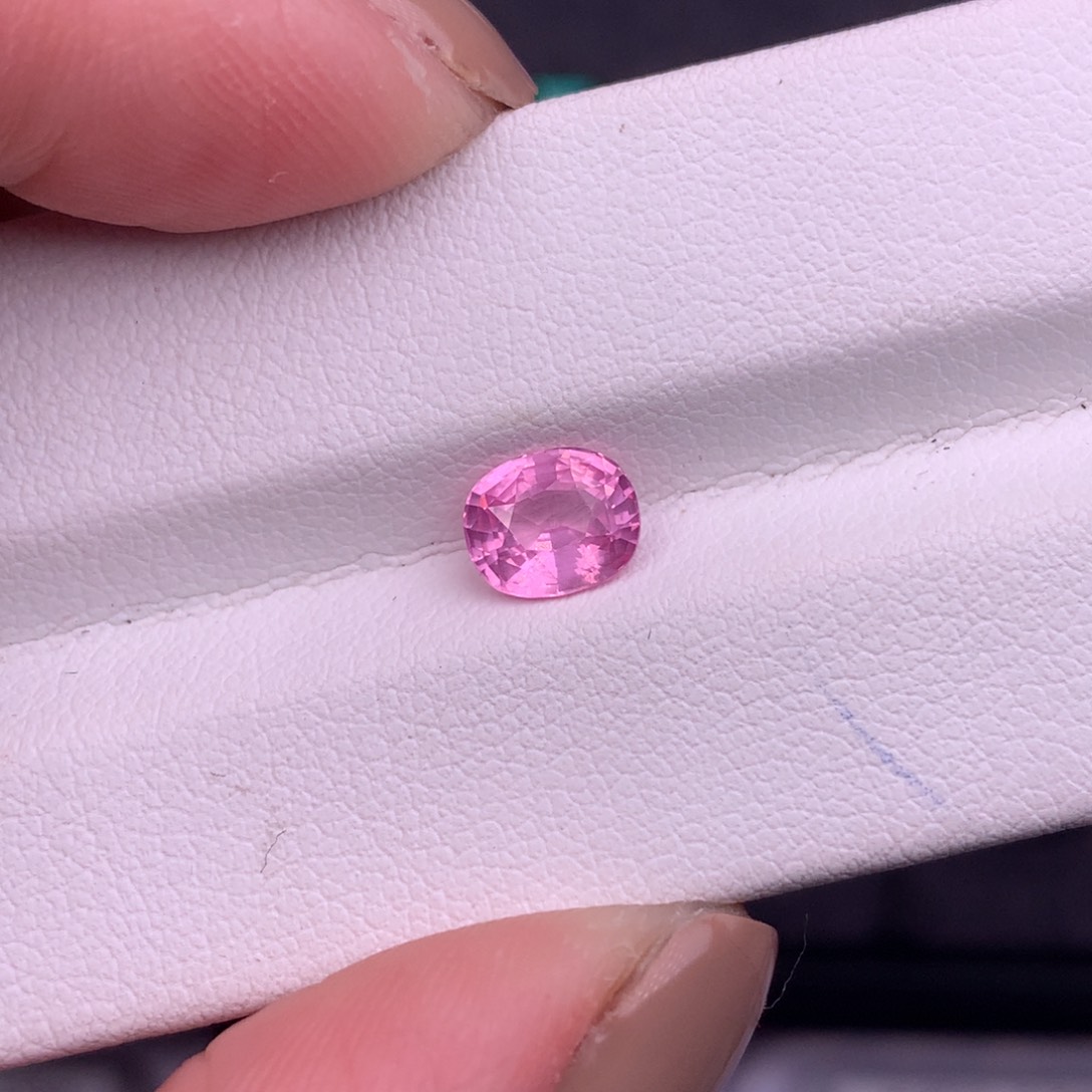 尖晶石裸石未镶嵌1.08ct马亨盖仙女粉