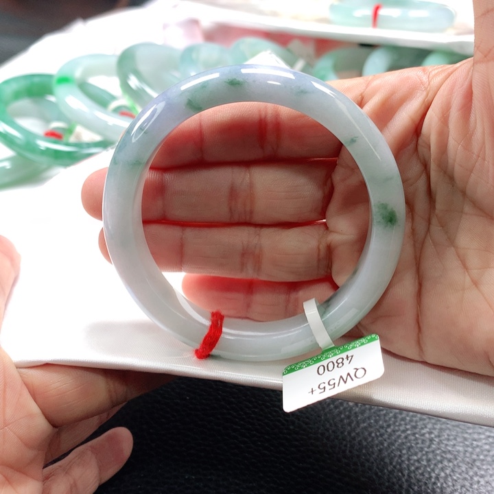 翡翠手镯未镶嵌56565656