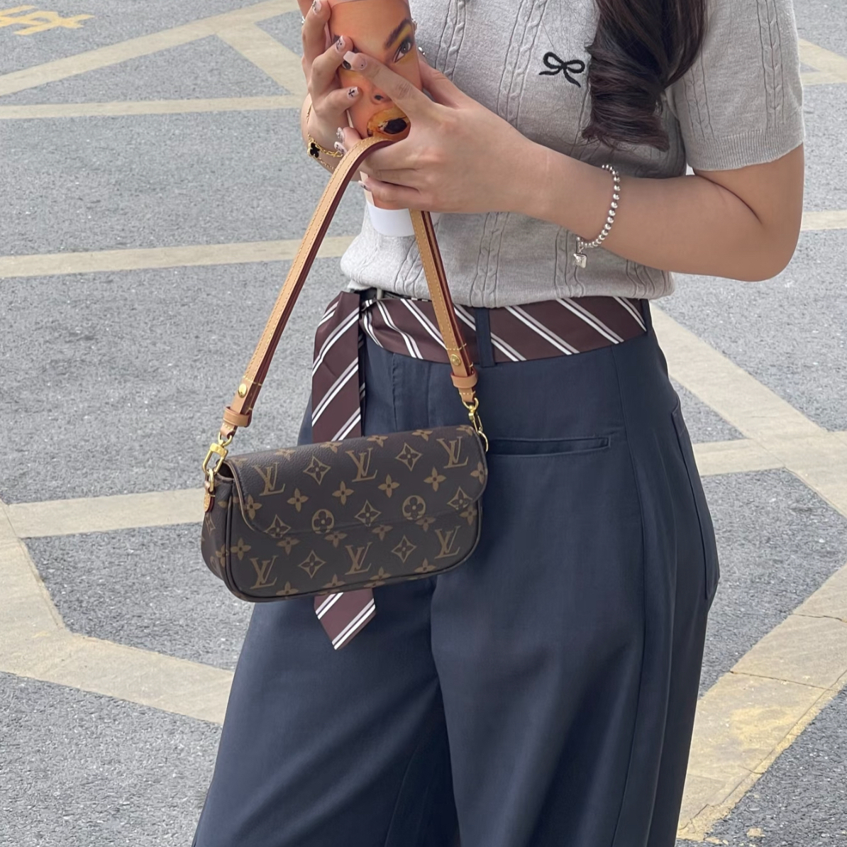 95新 LouisVuitton/路易威登 萱萱lv ivy腋下包  02905