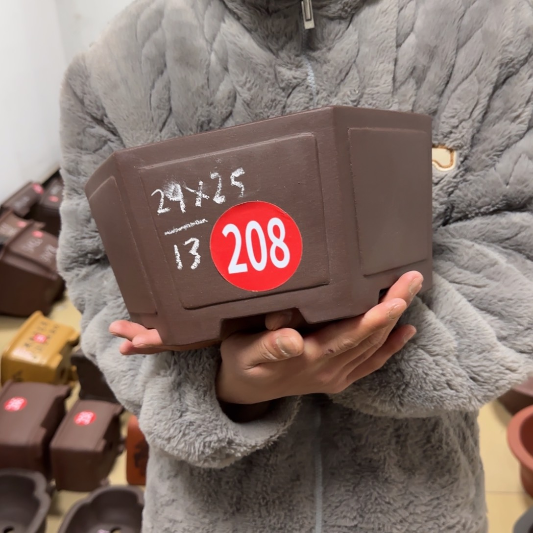 紫砂花盆呜呜呜呜