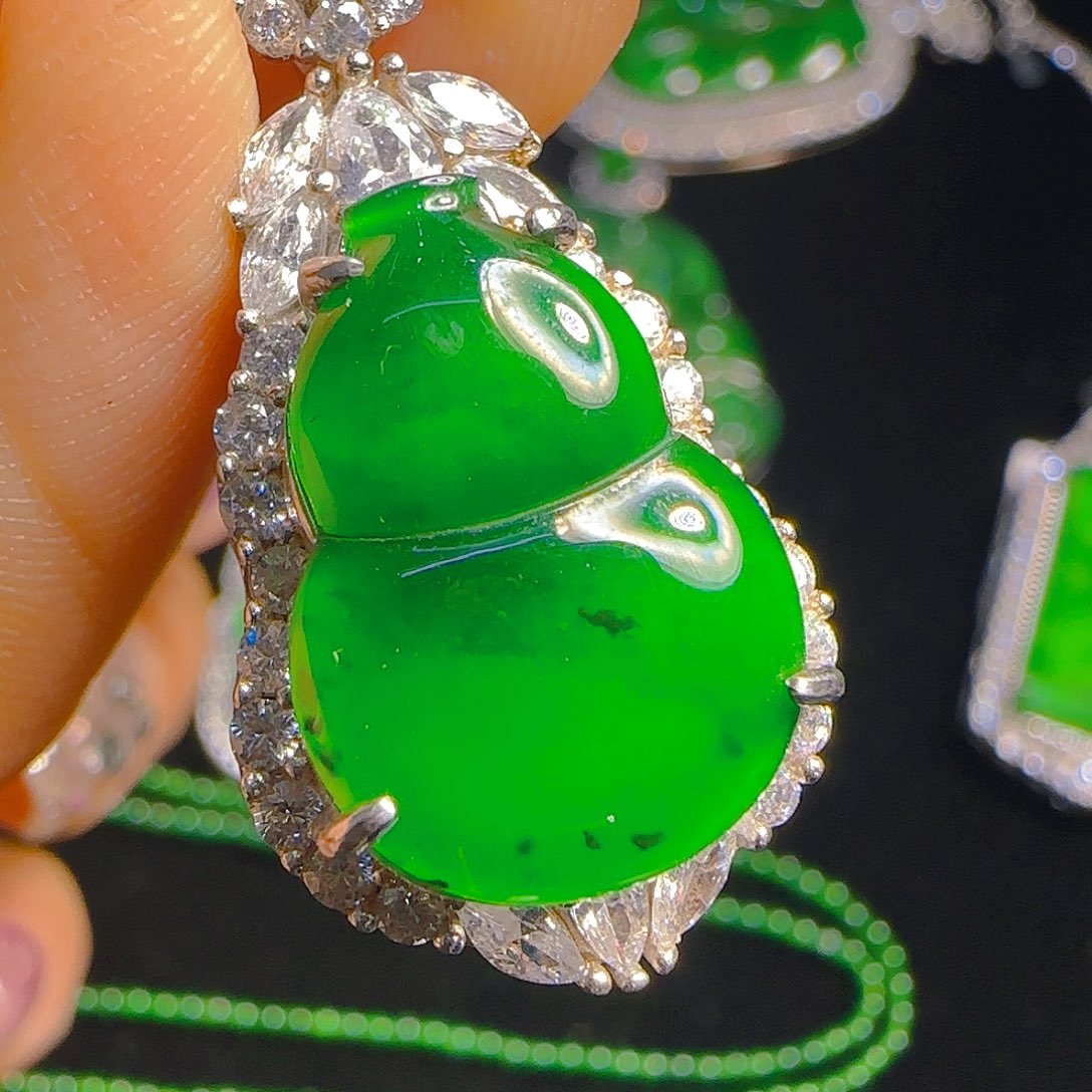 翡翠吊坠(赠链)银S925镶嵌