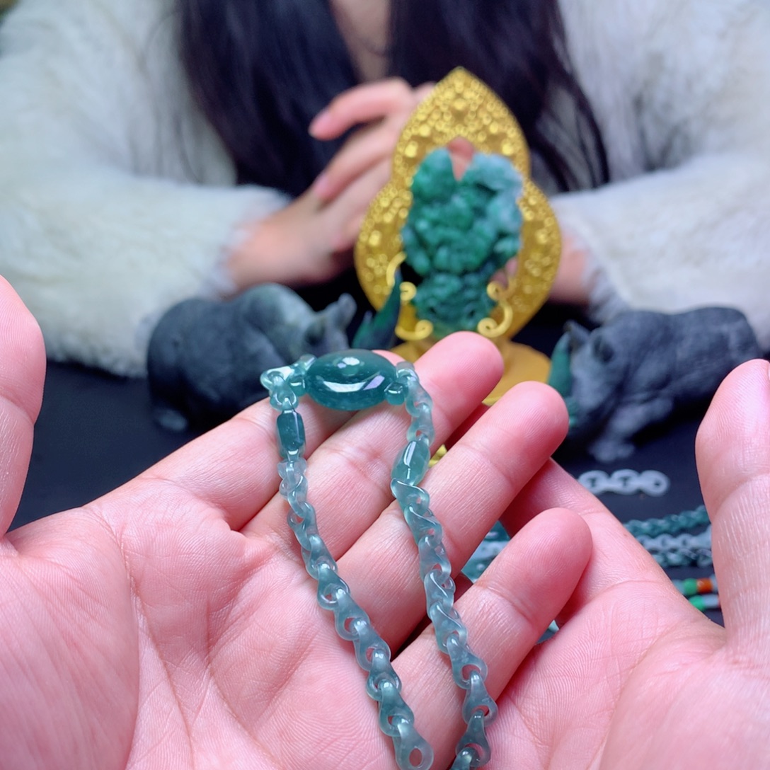 刷***闻定制翡翠未镶嵌翡翠