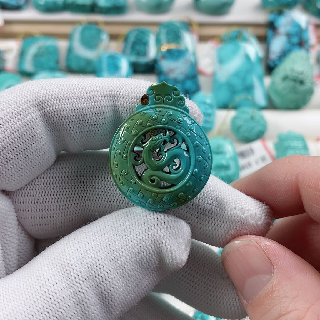 绿松石颈饰未镶嵌