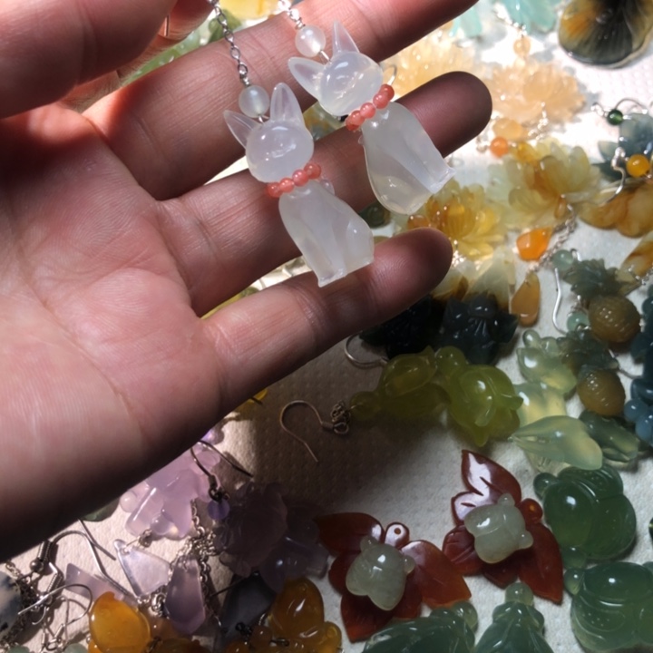 彩***豆蛇纹石玉未镶嵌耳坠