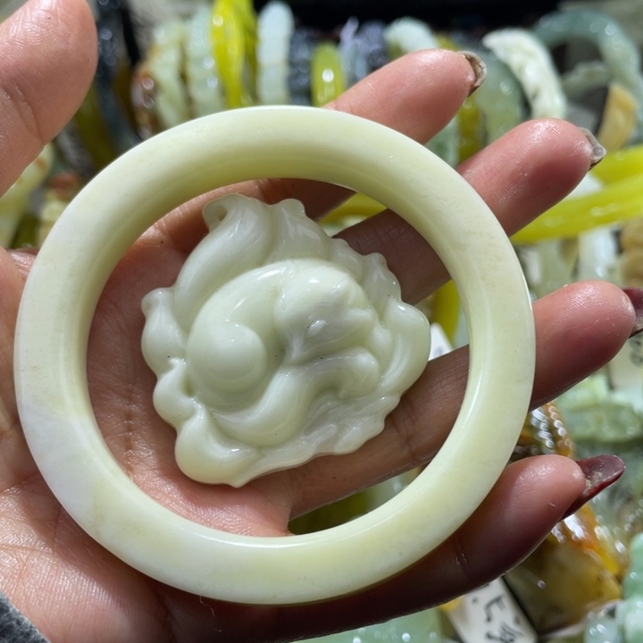 岫玉未镶嵌手镯59.60