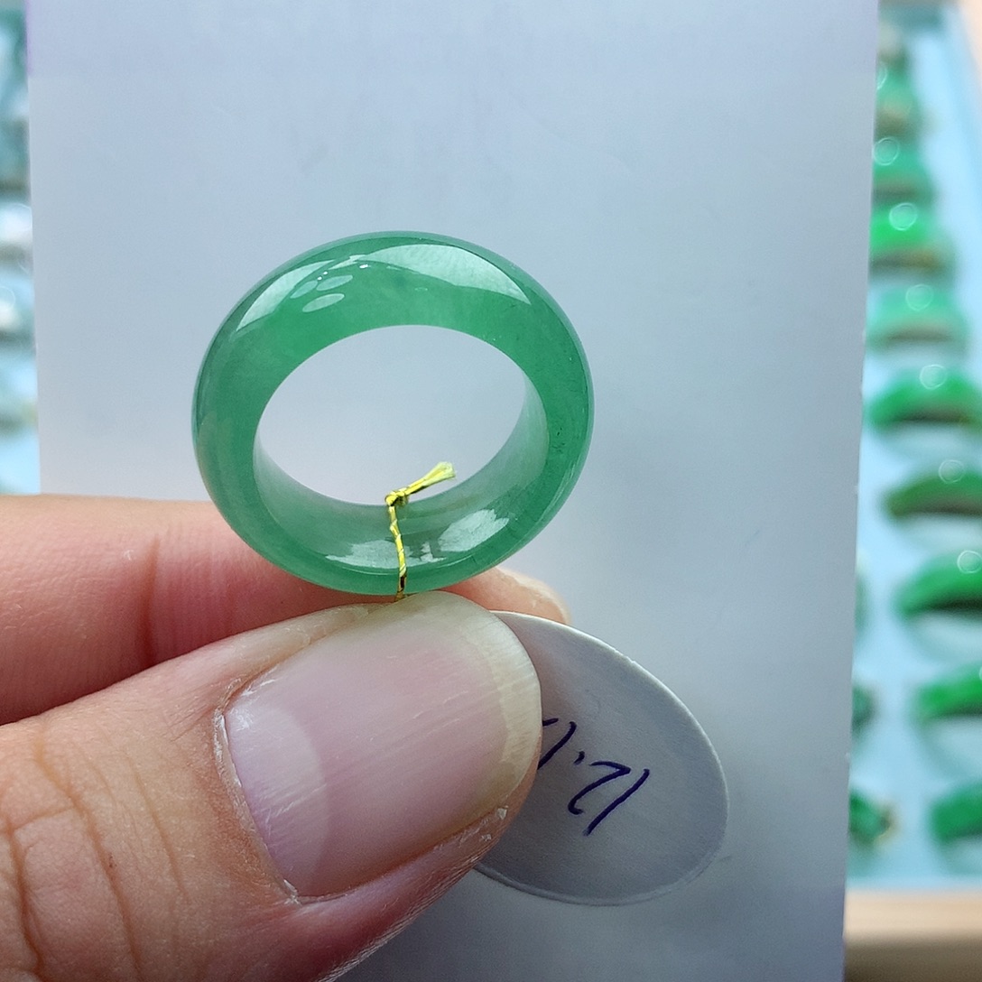 翡翠戒指未镶嵌12-13号
