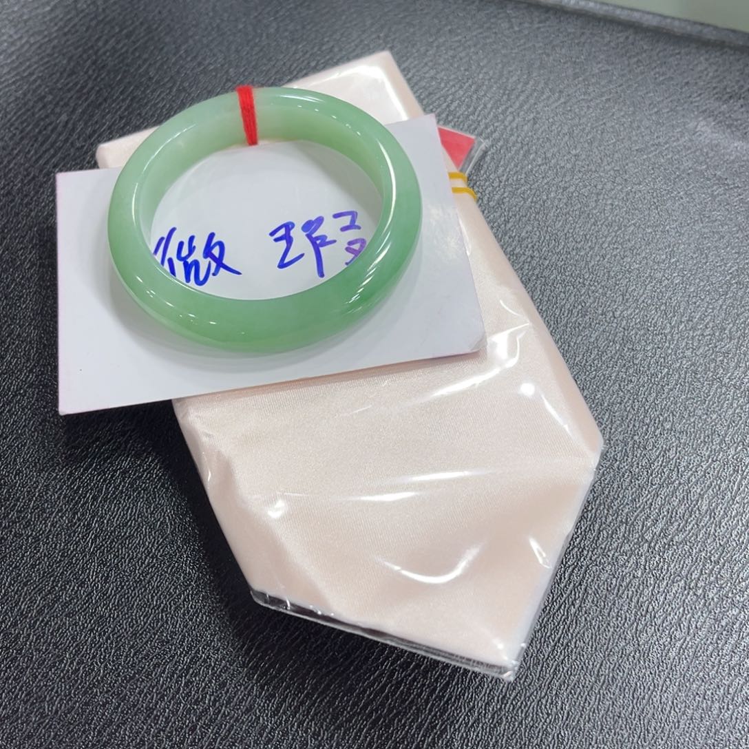 翡翠未镶嵌手镯手镯