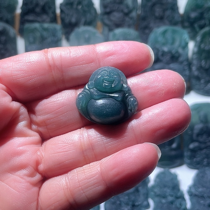 定制翡翠未镶嵌佛