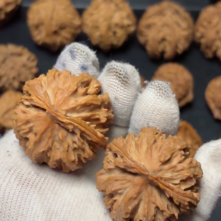 文玩核桃吊坠秦岭灯笼55