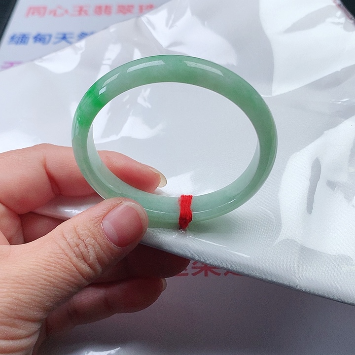 翡翠手镯未镶嵌翡翠023