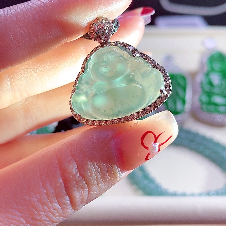 翡翠颈饰未镶嵌天然