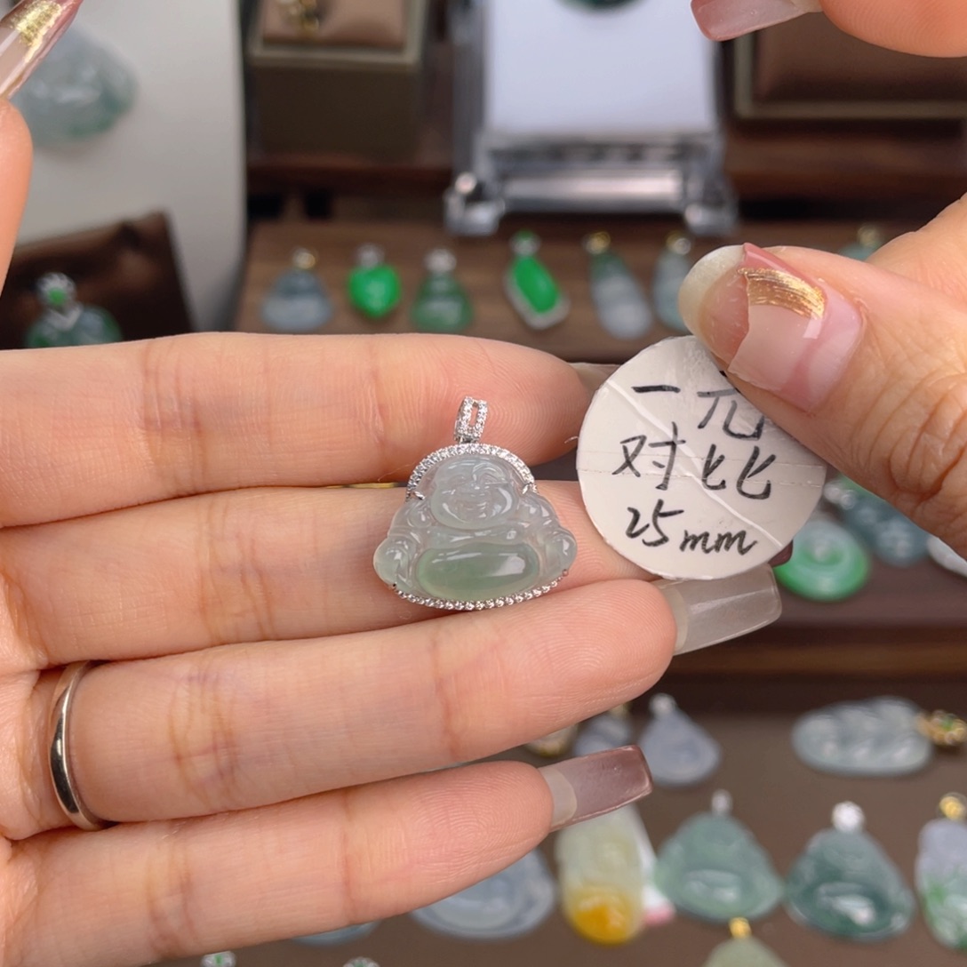 翡翠颈饰未镶嵌翡翠