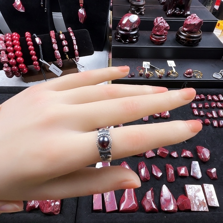 百***润天然辰砂瑞琰朱砂晶体戒指