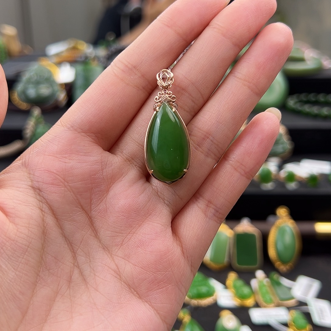 和田玉18K金镶嵌吊坠(不含链)