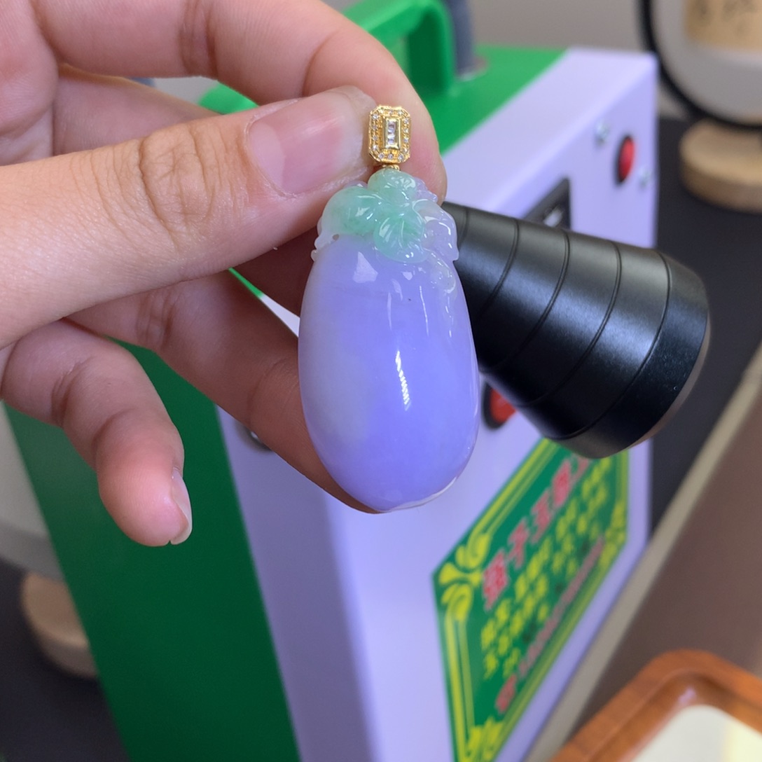 翡翠颈饰18K金镶嵌翡翠