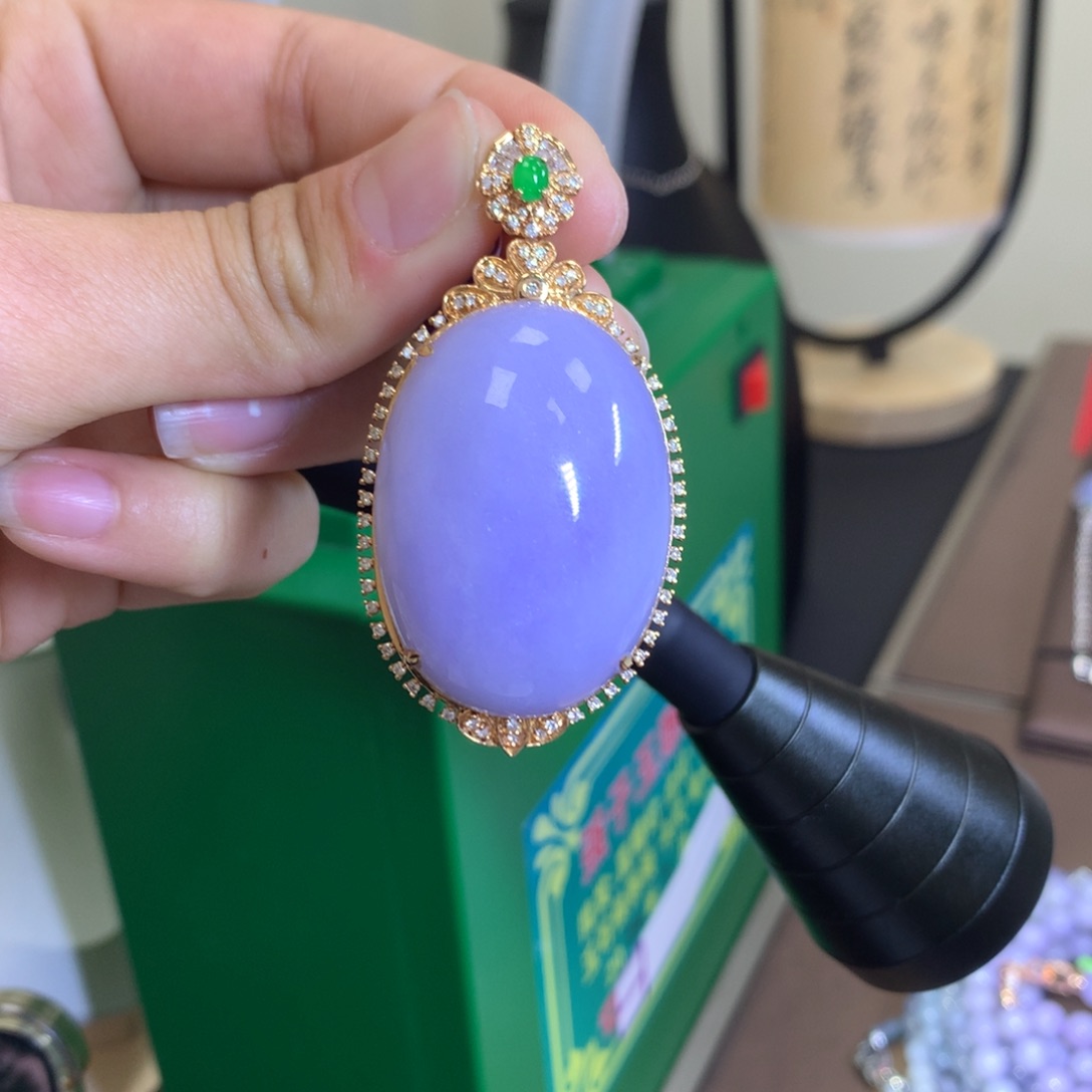 翡翠颈饰18K金镶嵌翡翠