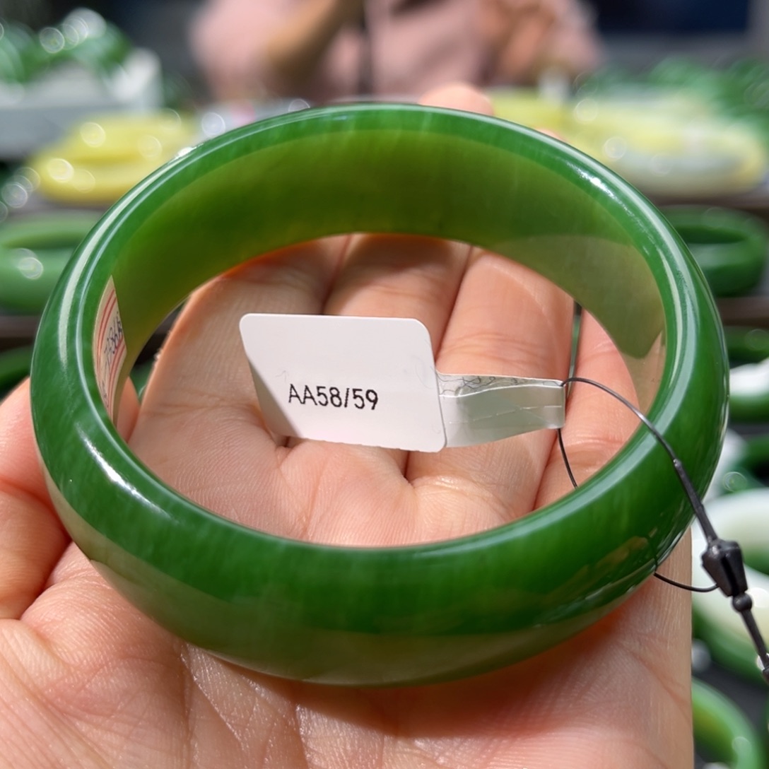 和田玉（碧玉）手镯未镶嵌