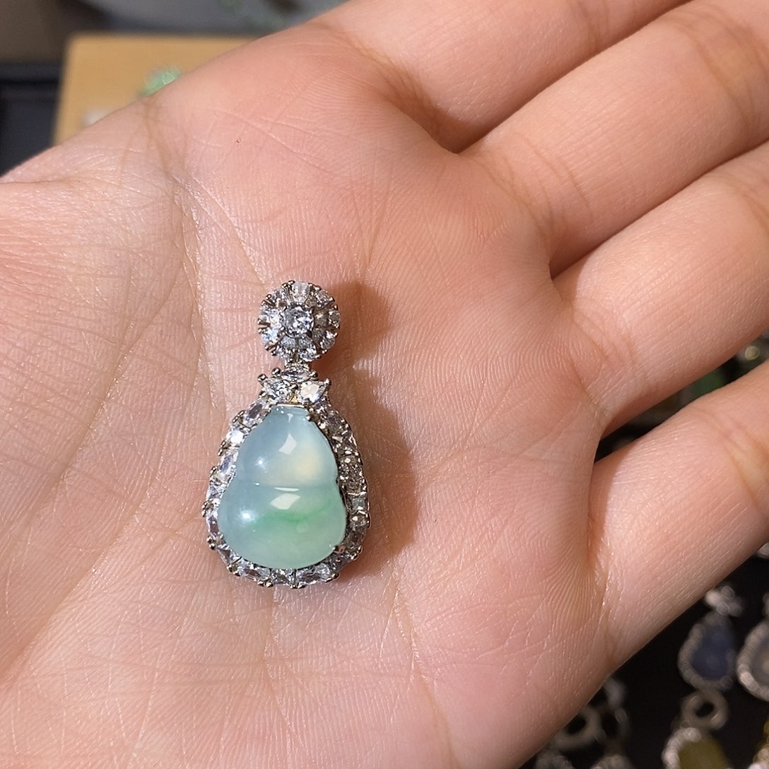 念***呀翡翠未镶嵌颈饰翡翠