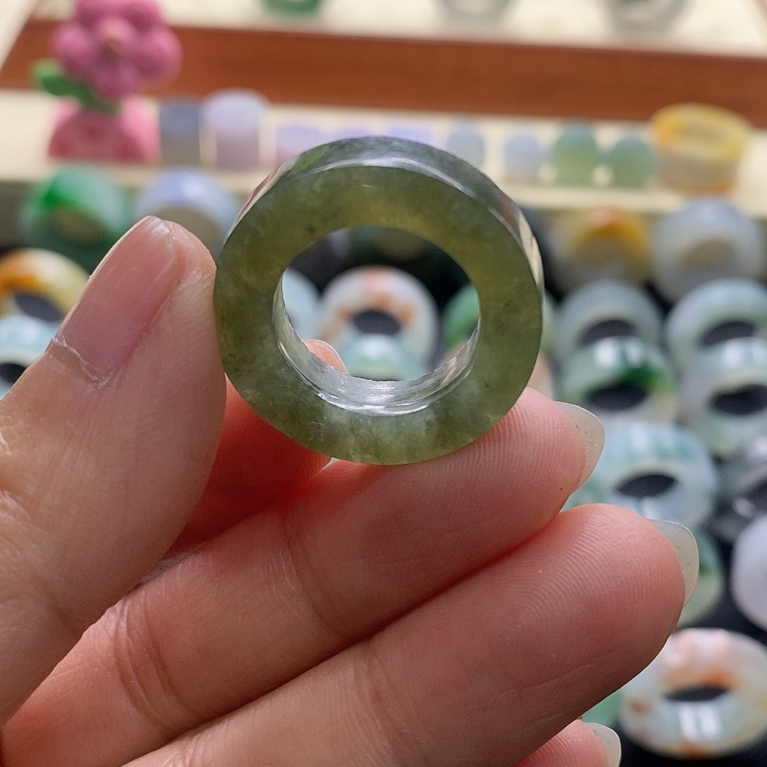 定制翡翠未镶嵌翡翠