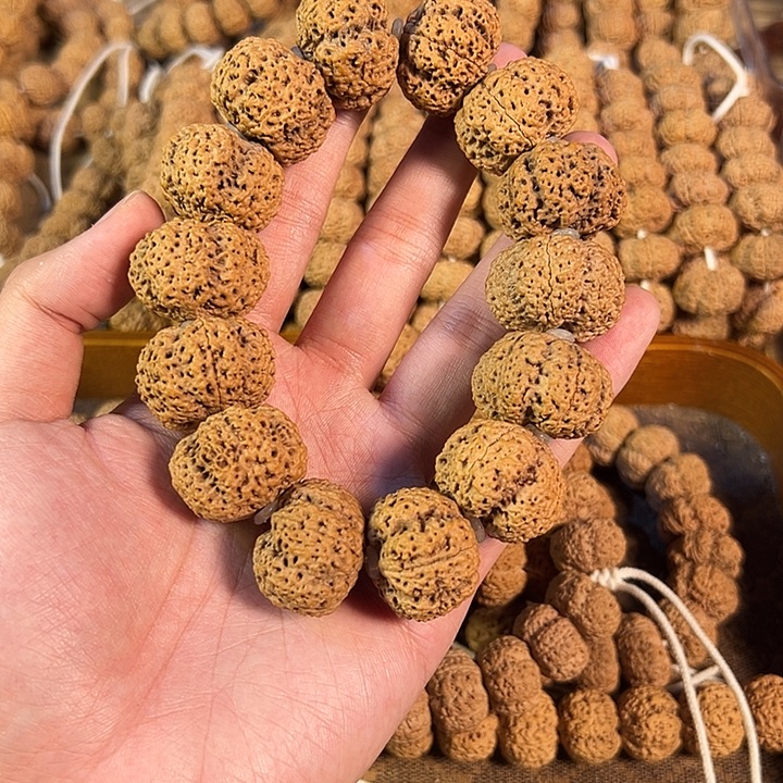 阿***亮吊坠金刚菩提27菠萝蜜