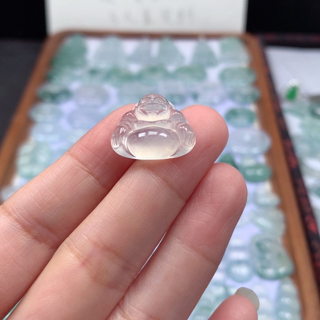 颈饰未镶嵌翡翠高冰佛公