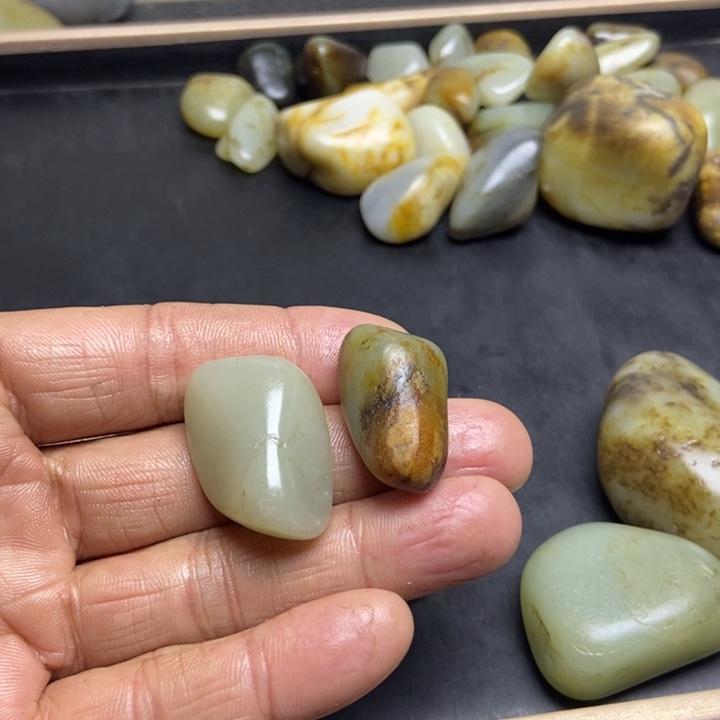 小***薯和田玉（糖玉）未镶嵌珠宝奇石