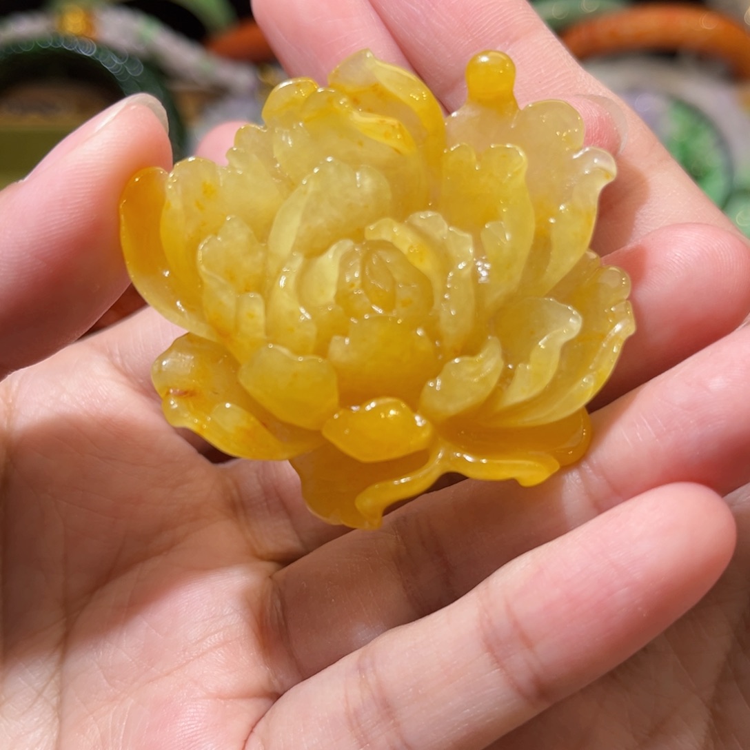 翡翠未镶嵌颈饰待编织