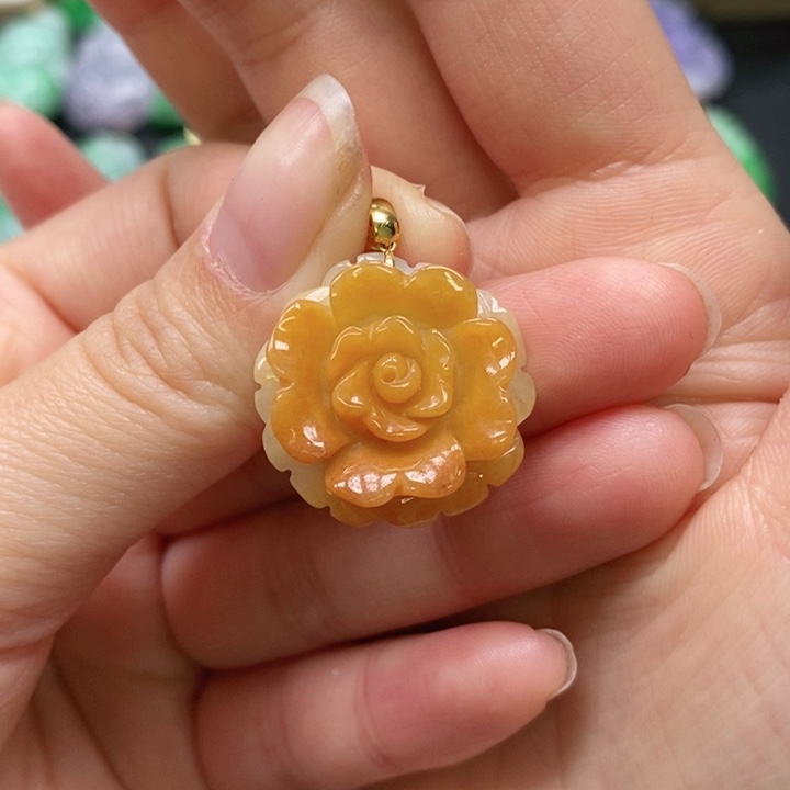 翡翠颈饰未镶嵌吊坠