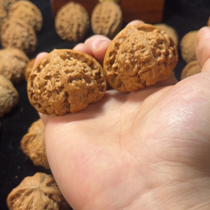 W***G文玩核桃大官帽47尺