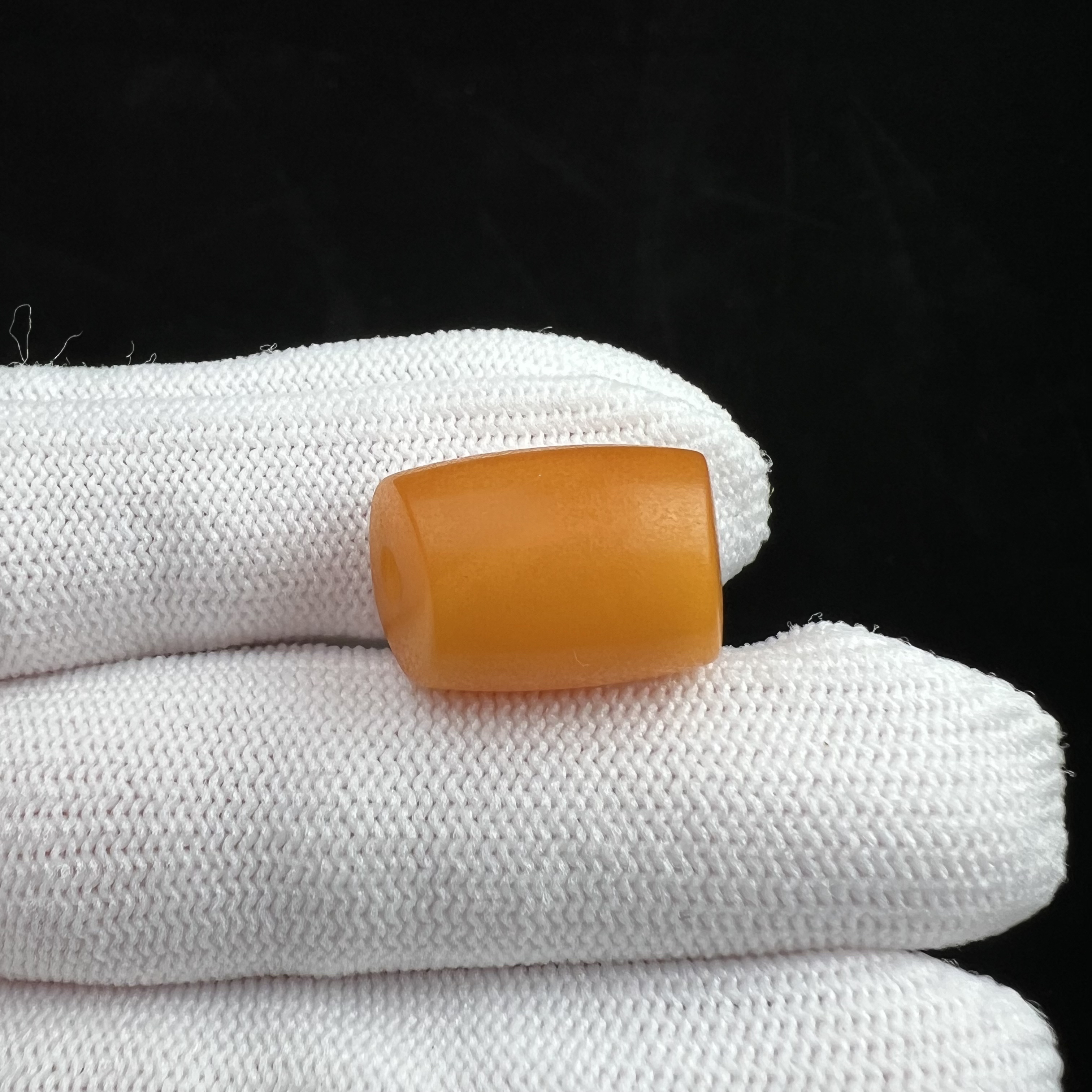 K6275天然原矿蜜蜡-微瑕 老蜡马蹄 12.7*19.3mm支持复检 假一罚十