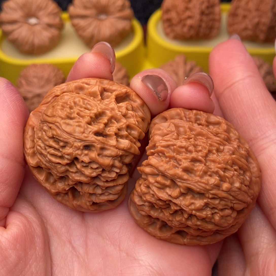 把件文玩核桃蓝**云41红皮 南疆石